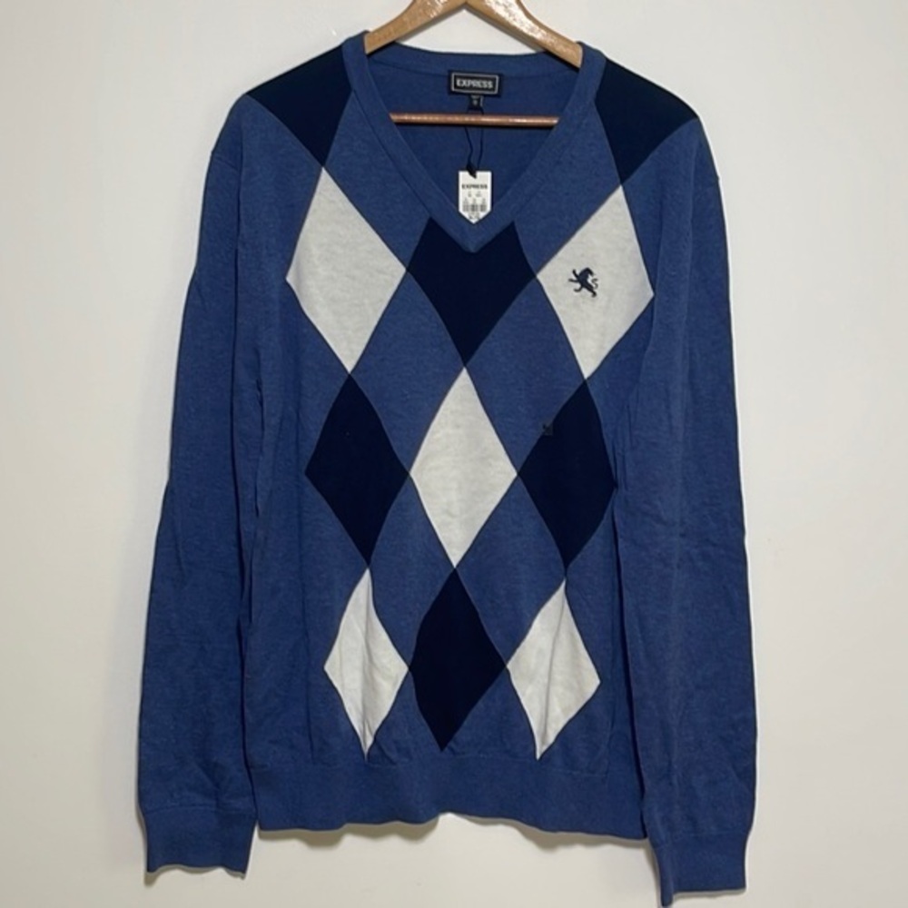 Argyle V-Nexk Sweater men’s size XL - casual outfit - handsome man sweater